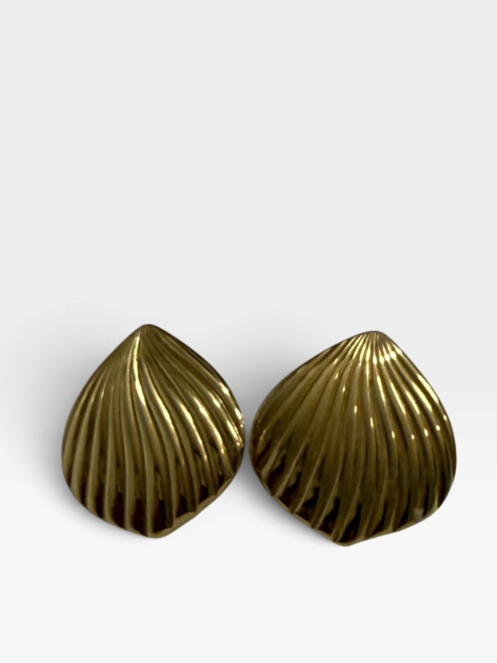 VIntage Trifari Shell Clip On Earrings